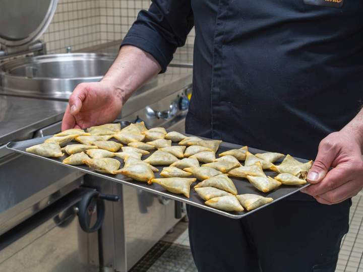 Savourez l'excellence avec notre service traiteur raffiné.